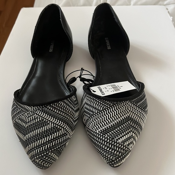 BNWT Express Black and White Aztec Raffia Dorsay Flats - Picture 2 of 7